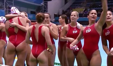Russische Mädchen kü ...