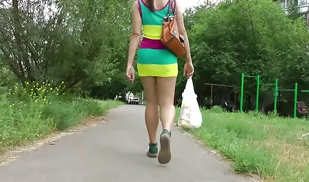 Die Jungs geben ihr  ...