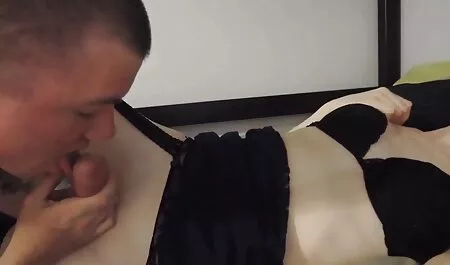 Eine Frau necken ein ...